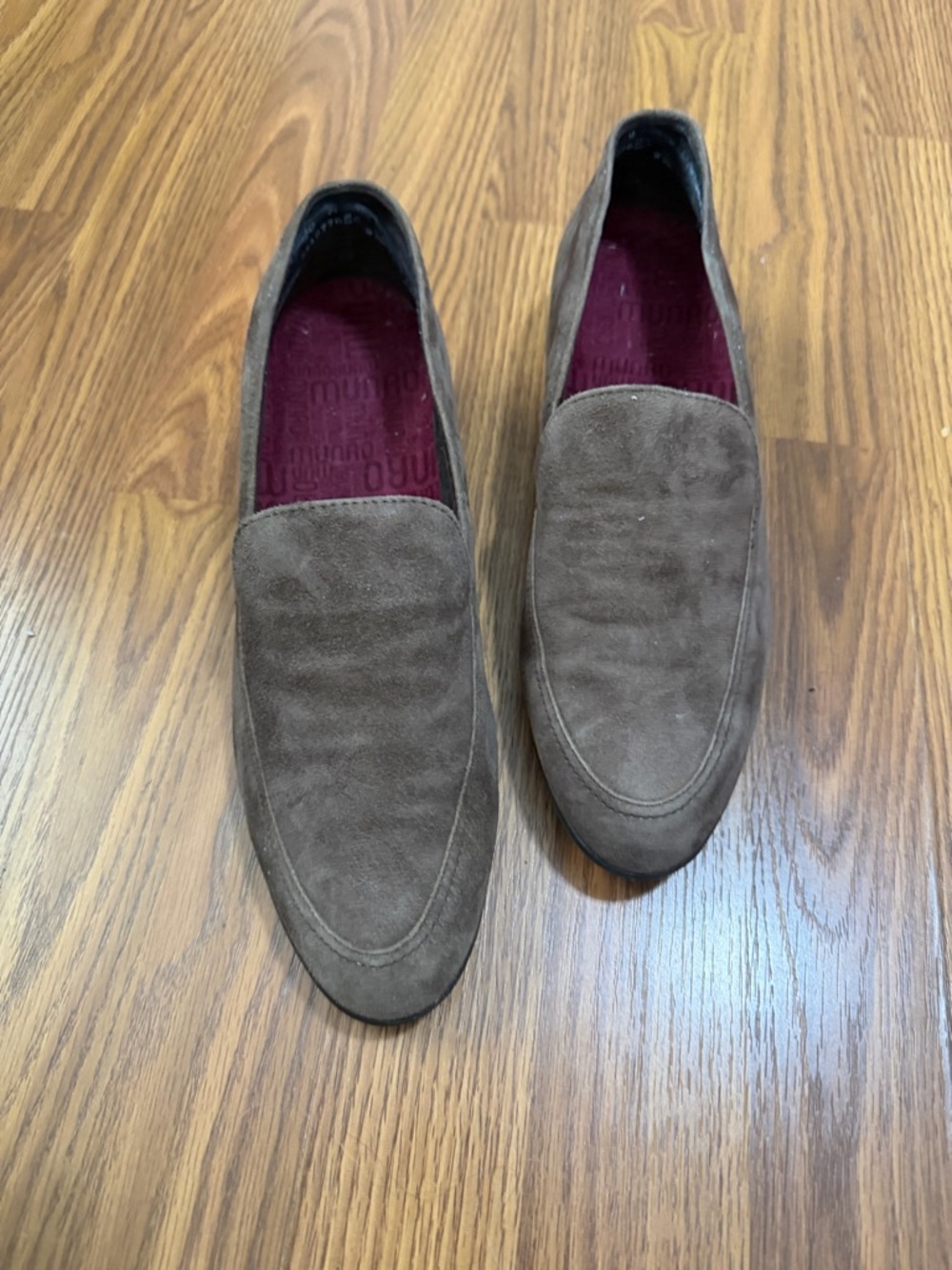 Munro Harrison suede slip-on loafer size 10